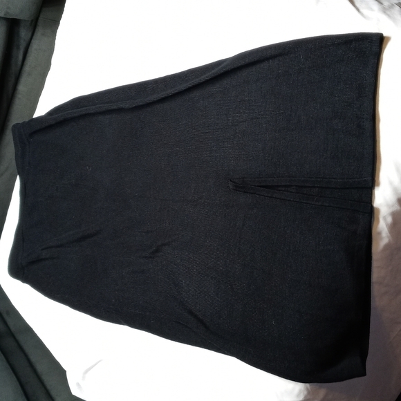 Avenue 1X long black skirt - Picture 5 of 10